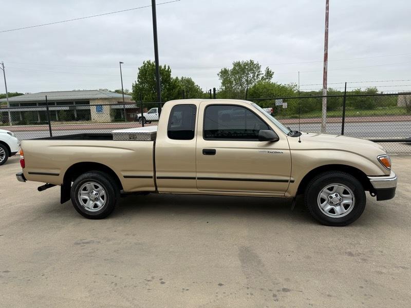 Toyota Tacoma Xtracab 2WD 2003
