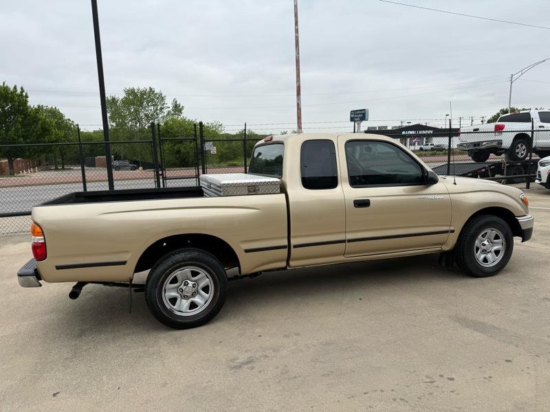 Toyota Tacoma Xtracab 2WD 2003
