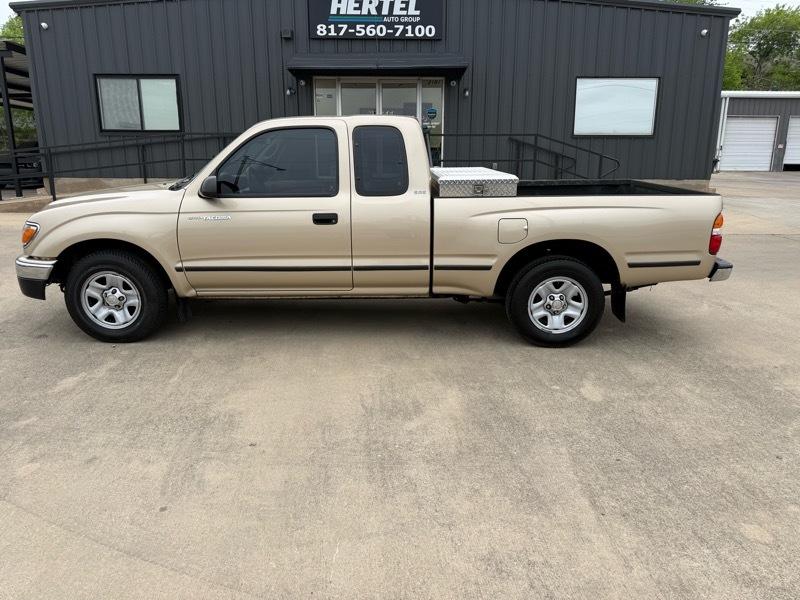 Toyota Tacoma Xtracab 2WD 2003