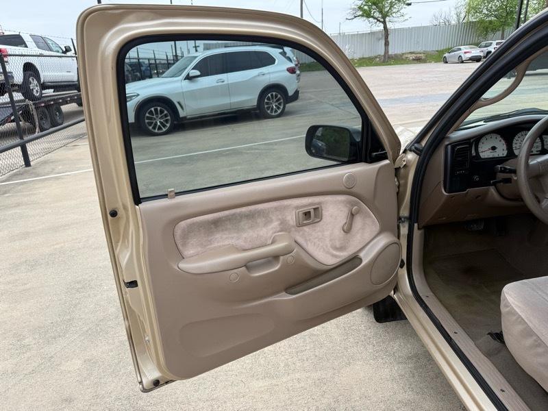 Toyota Tacoma Xtracab 2WD 2003