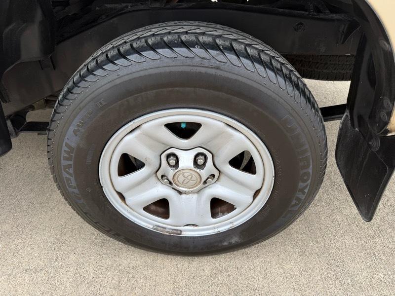 Toyota Tacoma Xtracab 2WD 2003