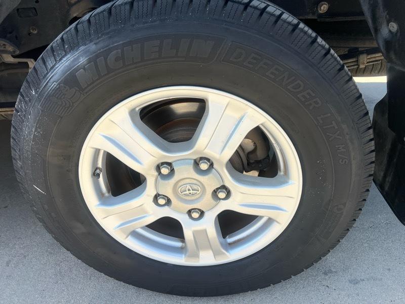 Toyota Tundra 2WD CrewMax 145.7" 5.7L SR5 (Natl) 2010