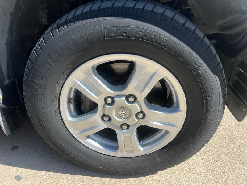 Toyota Tundra 2WD CrewMax 145.7" 5.7L SR5 (Natl) 2010