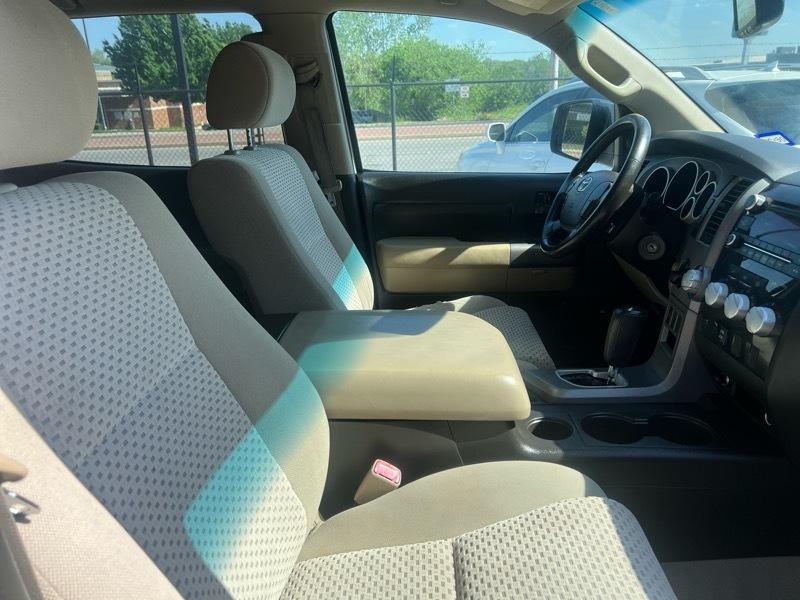 Toyota Tundra 2WD CrewMax 145.7" 5.7L SR5 (Natl) 2010