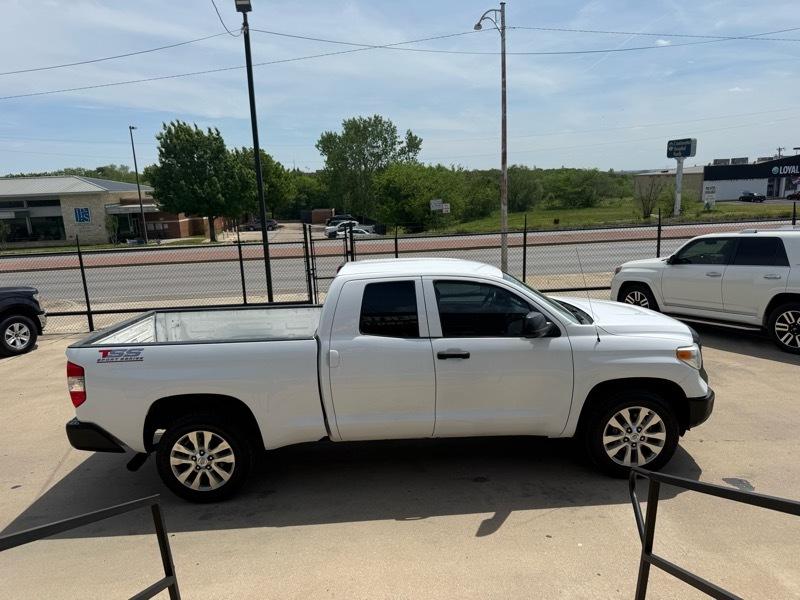 Toyota Tundra SR5 4.6L V8 Double Cab 2WD 2016