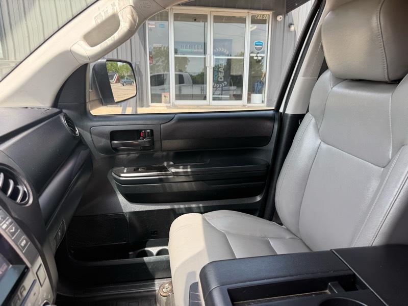 Toyota Tundra SR5 4.6L V8 Double Cab 2WD 2016