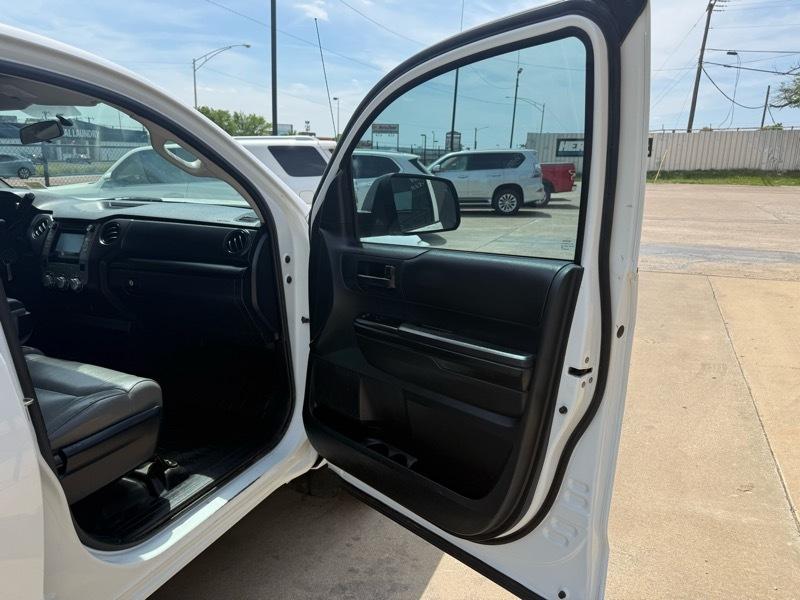 Toyota Tundra SR5 4.6L V8 Double Cab 2WD 2016