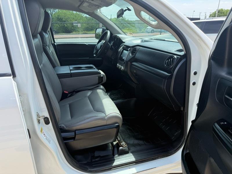 Toyota Tundra SR5 4.6L V8 Double Cab 2WD 2016