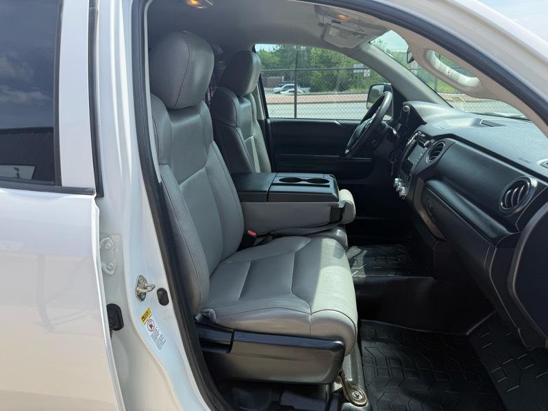 Toyota Tundra SR5 4.6L V8 Double Cab 2WD 2016