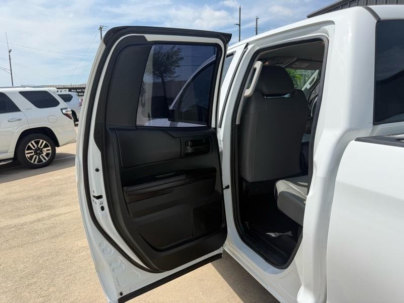 Toyota Tundra SR5 4.6L V8 Double Cab 2WD 2016