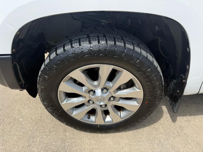 Toyota Tundra SR5 4.6L V8 Double Cab 2WD 2016