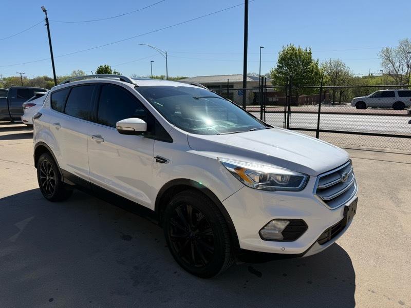 Ford Escape Titanium 4WD 2018