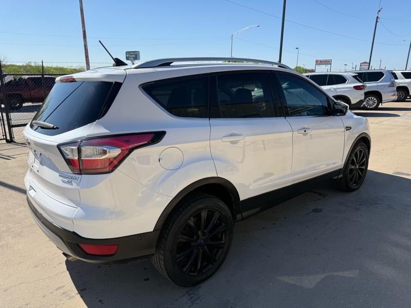 Ford Escape Titanium 4WD 2018