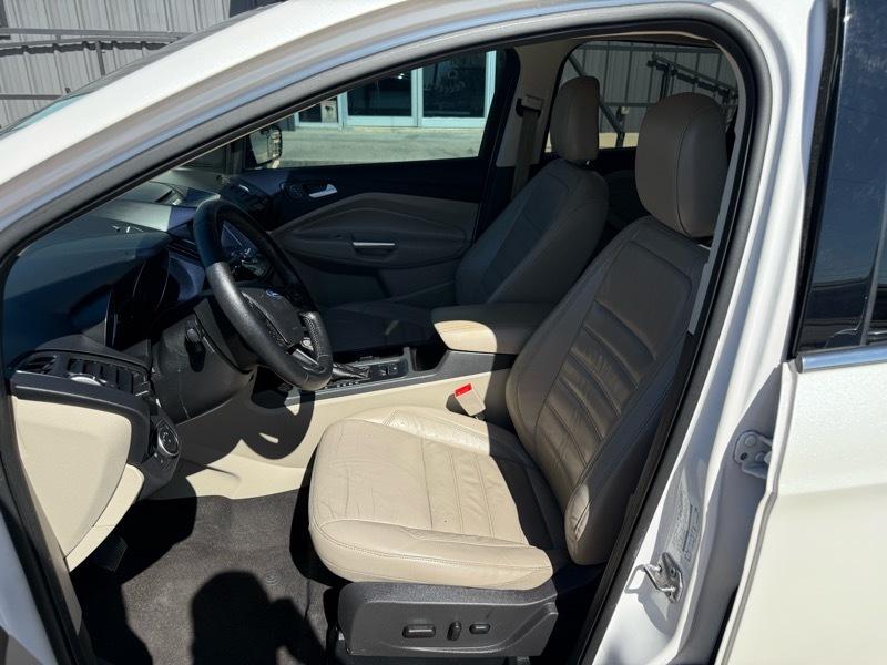 Ford Escape Titanium 4WD 2018