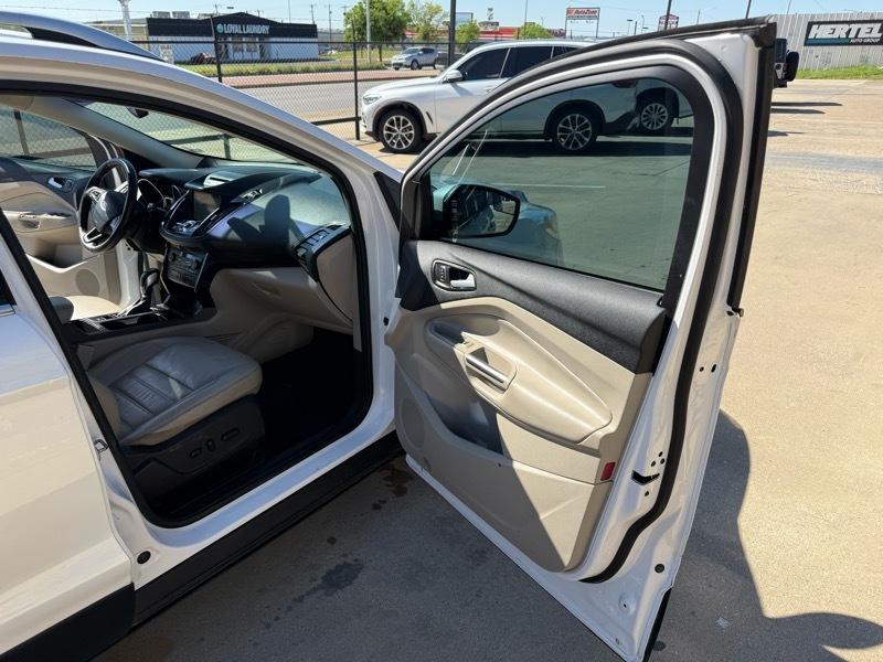 Ford Escape Titanium 4WD 2018