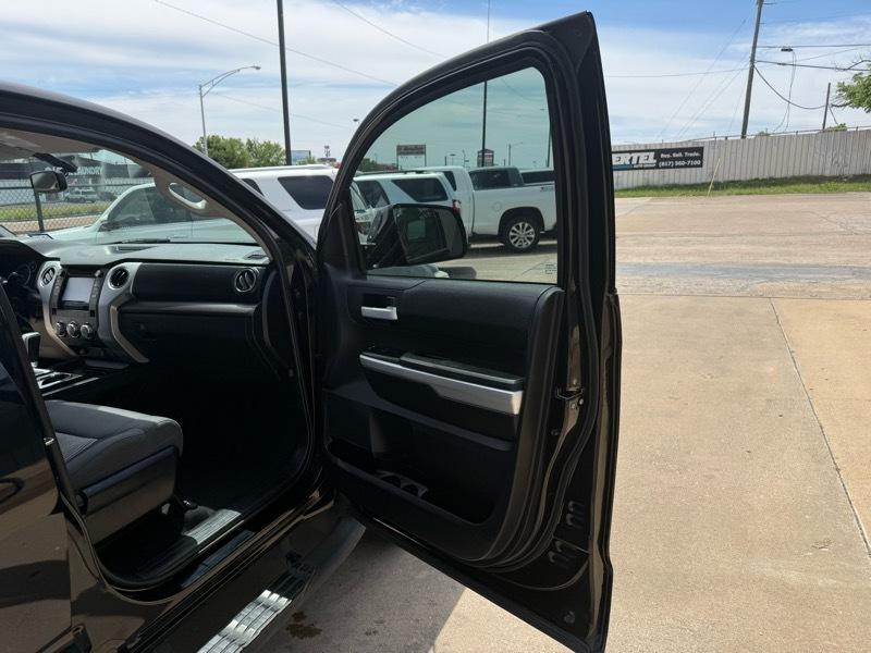 Toyota Tundra SR5 4.6L V8 Double Cab 2WD 2016