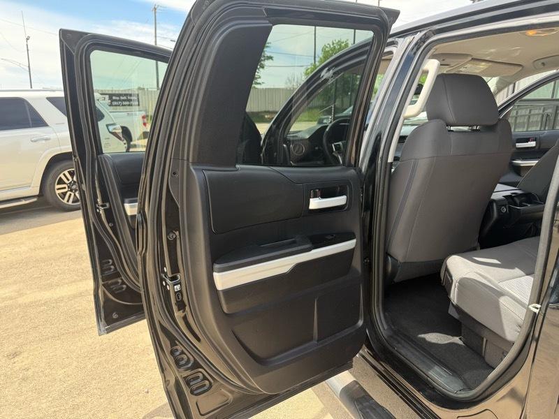 Toyota Tundra SR5 4.6L V8 Double Cab 2WD 2016