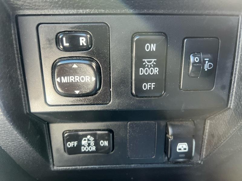 Toyota Tundra SR5 4.6L V8 CrewMax 2WD 2014