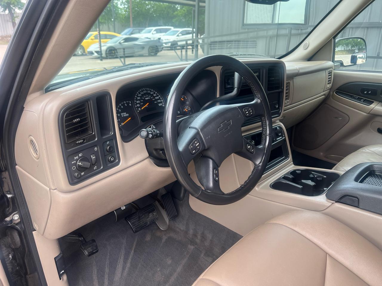 Chevrolet Avalanche 1500 2WD 2004