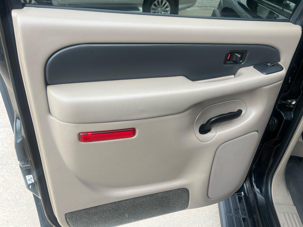 Chevrolet Avalanche 1500 2WD 2004