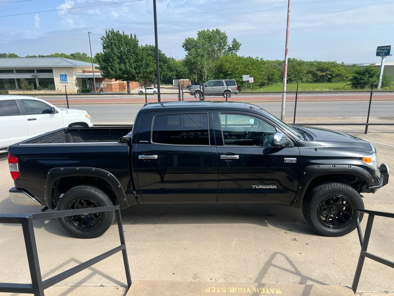 Toyota Tundra Limited 5.7L FFV CrewMax 4WD 2014