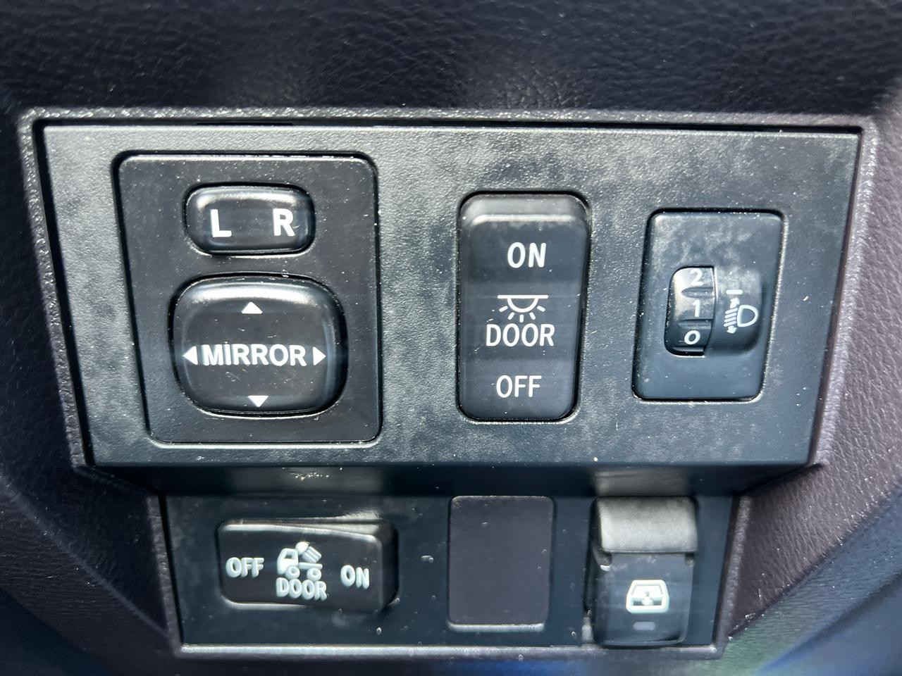 Toyota Tundra Limited 5.7L FFV CrewMax 4WD 2014