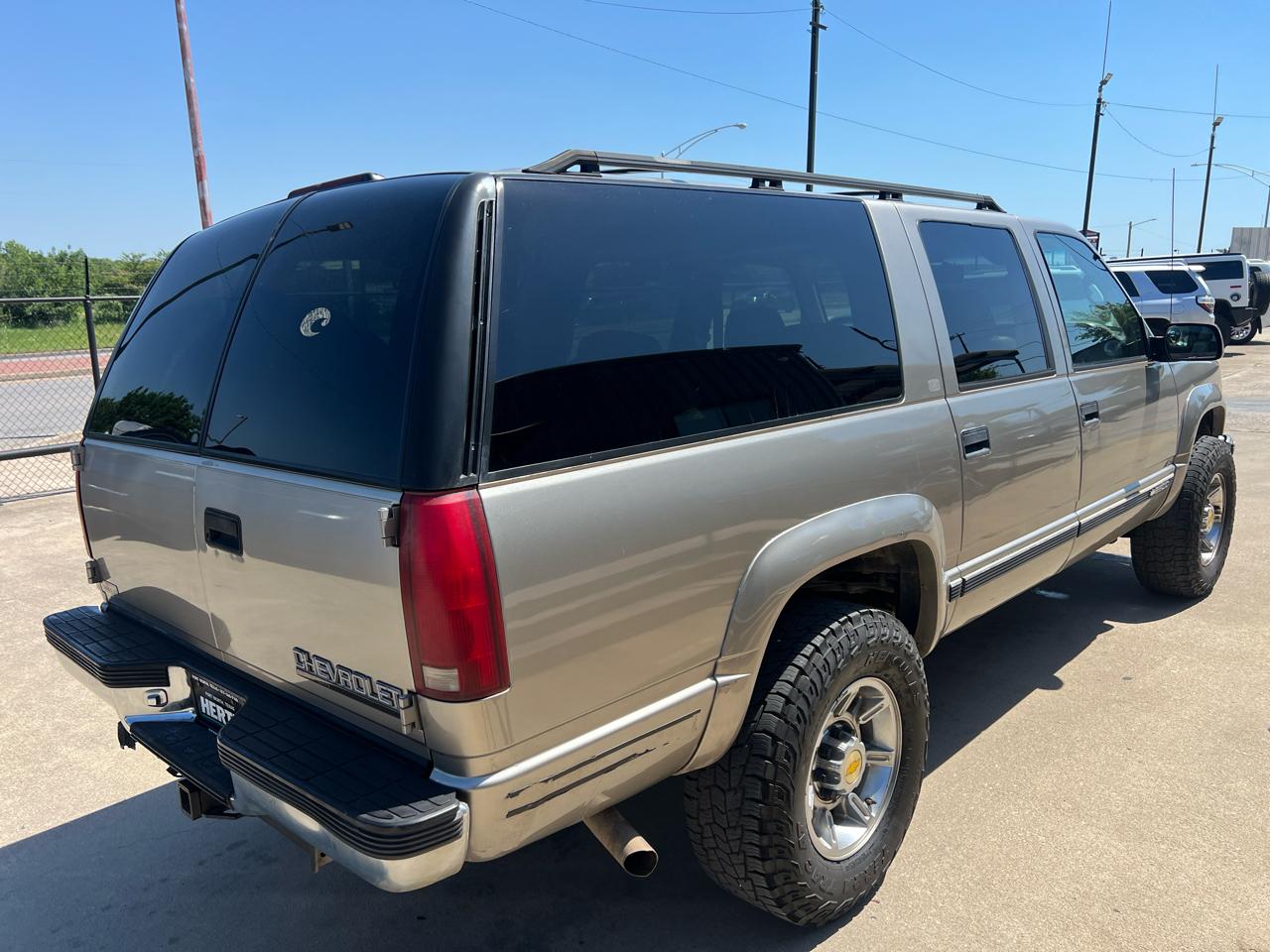 Chevrolet Suburban K2500 4WD 1999