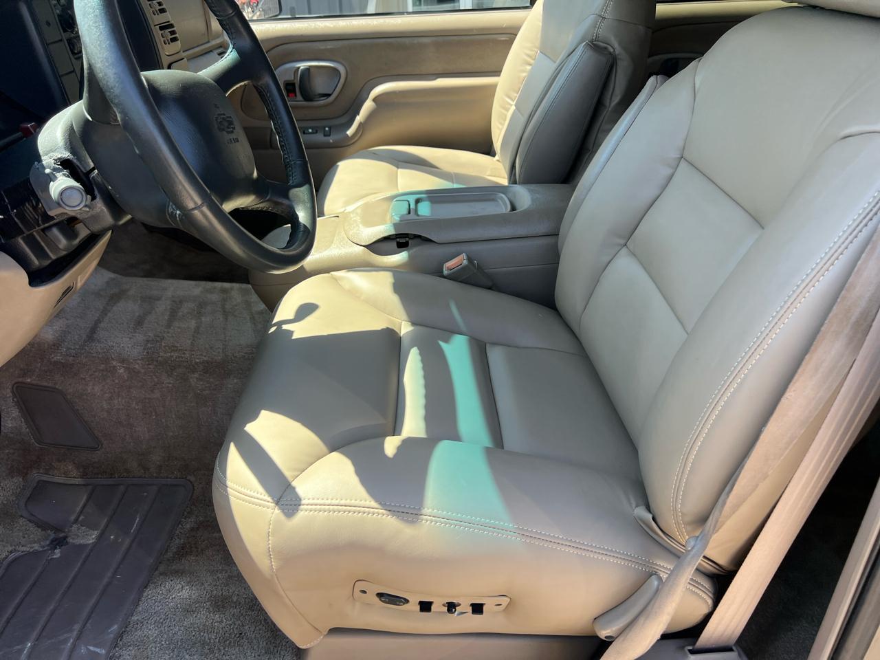 Chevrolet Suburban K2500 4WD 1999