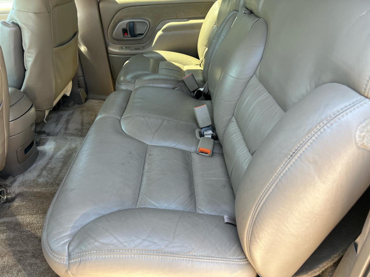 Chevrolet Suburban K2500 4WD 1999