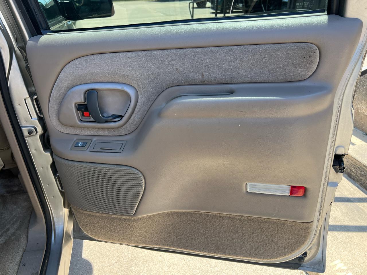 Chevrolet Suburban K2500 4WD 1999