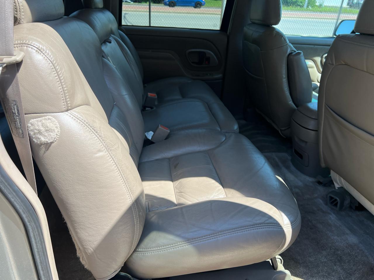 Chevrolet Suburban K2500 4WD 1999