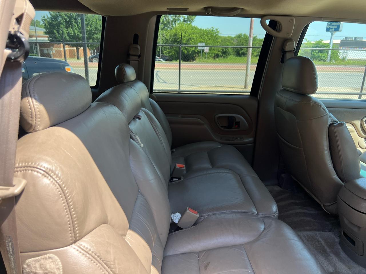 Chevrolet Suburban K2500 4WD 1999