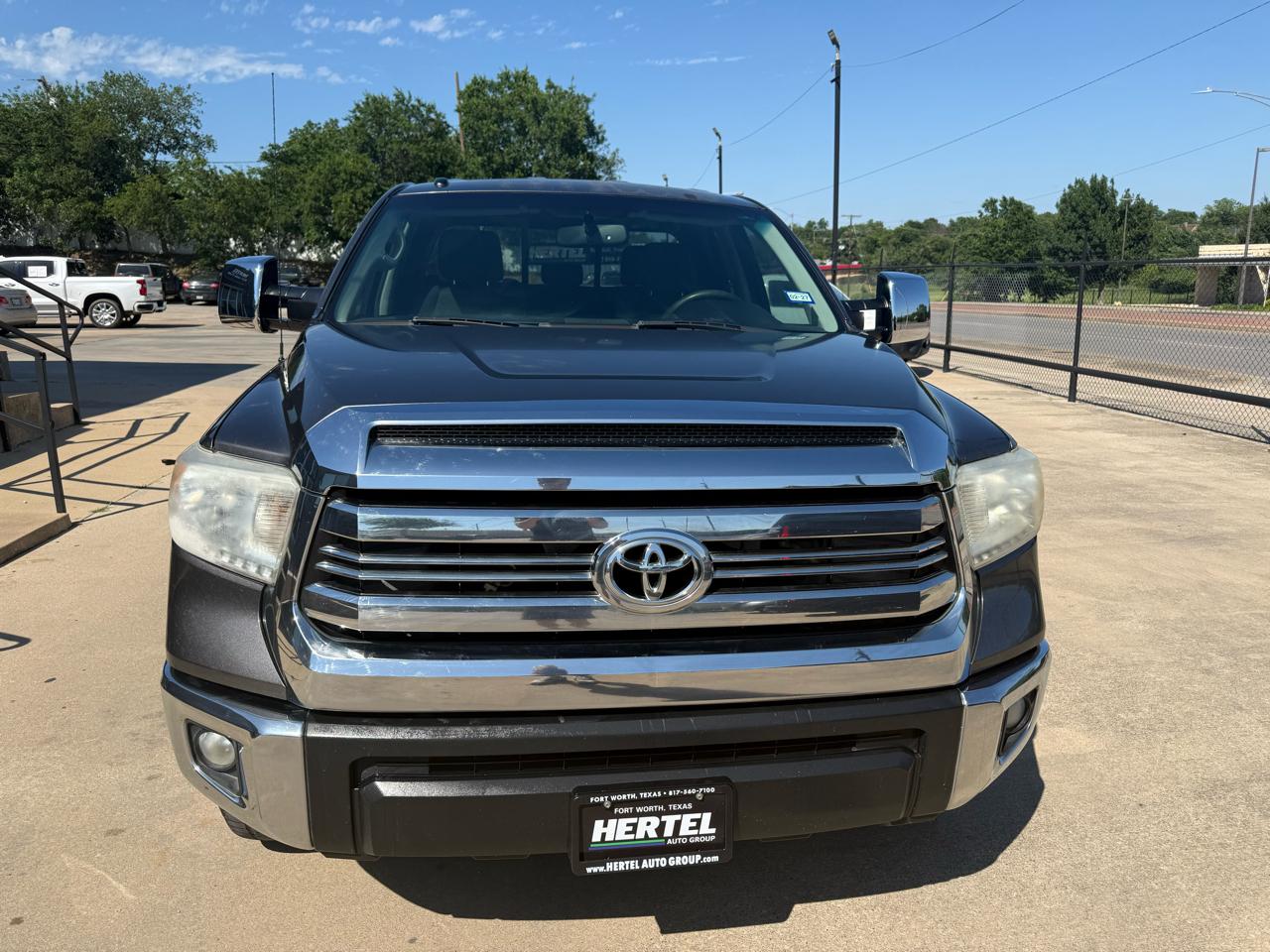 Toyota Tundra SR5 5.7L FFV V8 Double Cab 2WD 2016