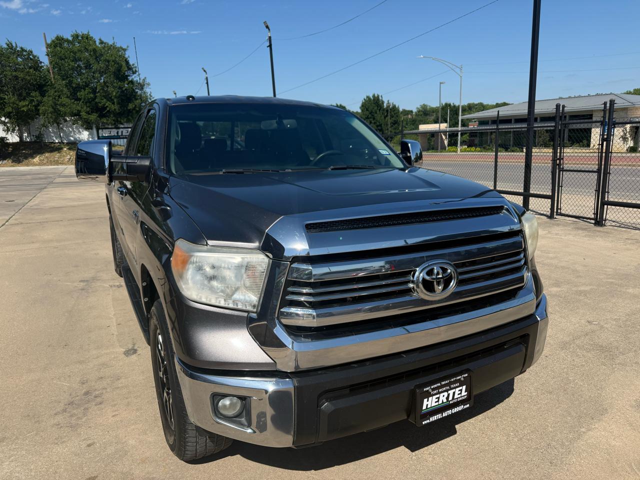 Toyota Tundra SR5 5.7L FFV V8 Double Cab 2WD 2016