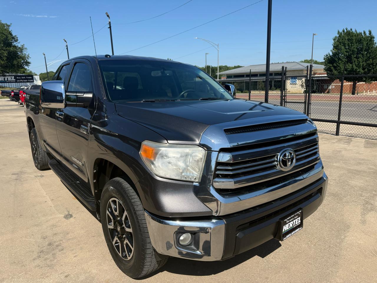 Toyota Tundra SR5 5.7L FFV V8 Double Cab 2WD 2016