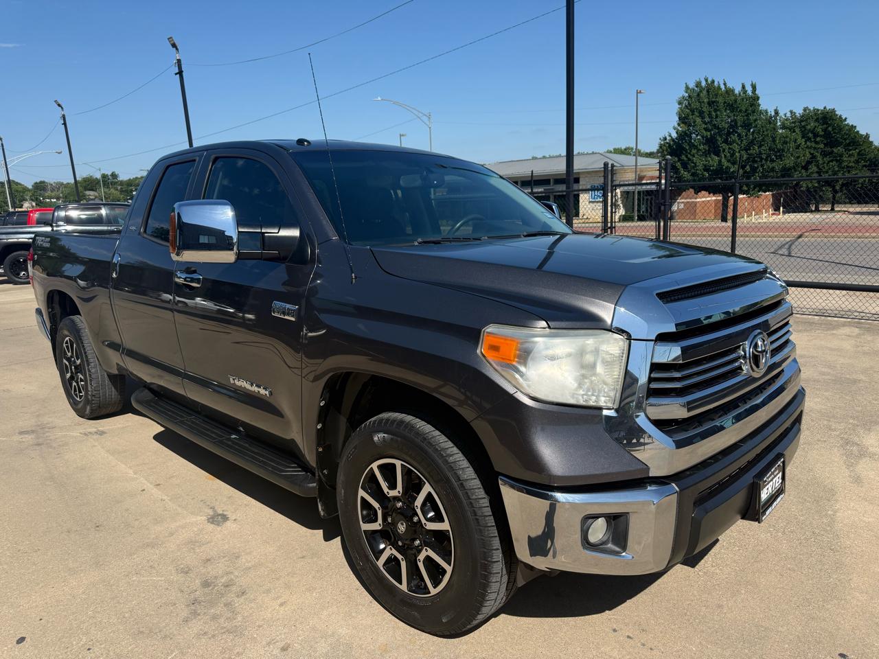 Toyota Tundra SR5 5.7L FFV V8 Double Cab 2WD 2016
