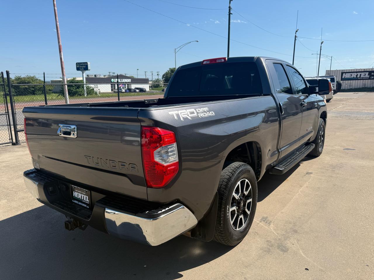 Toyota Tundra SR5 5.7L FFV V8 Double Cab 2WD 2016