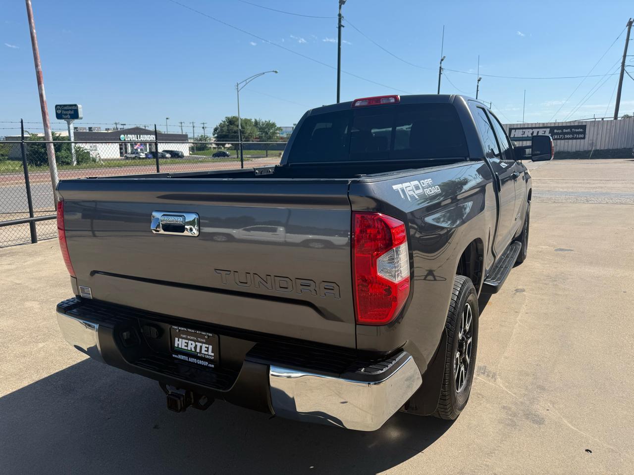 Toyota Tundra SR5 5.7L FFV V8 Double Cab 2WD 2016