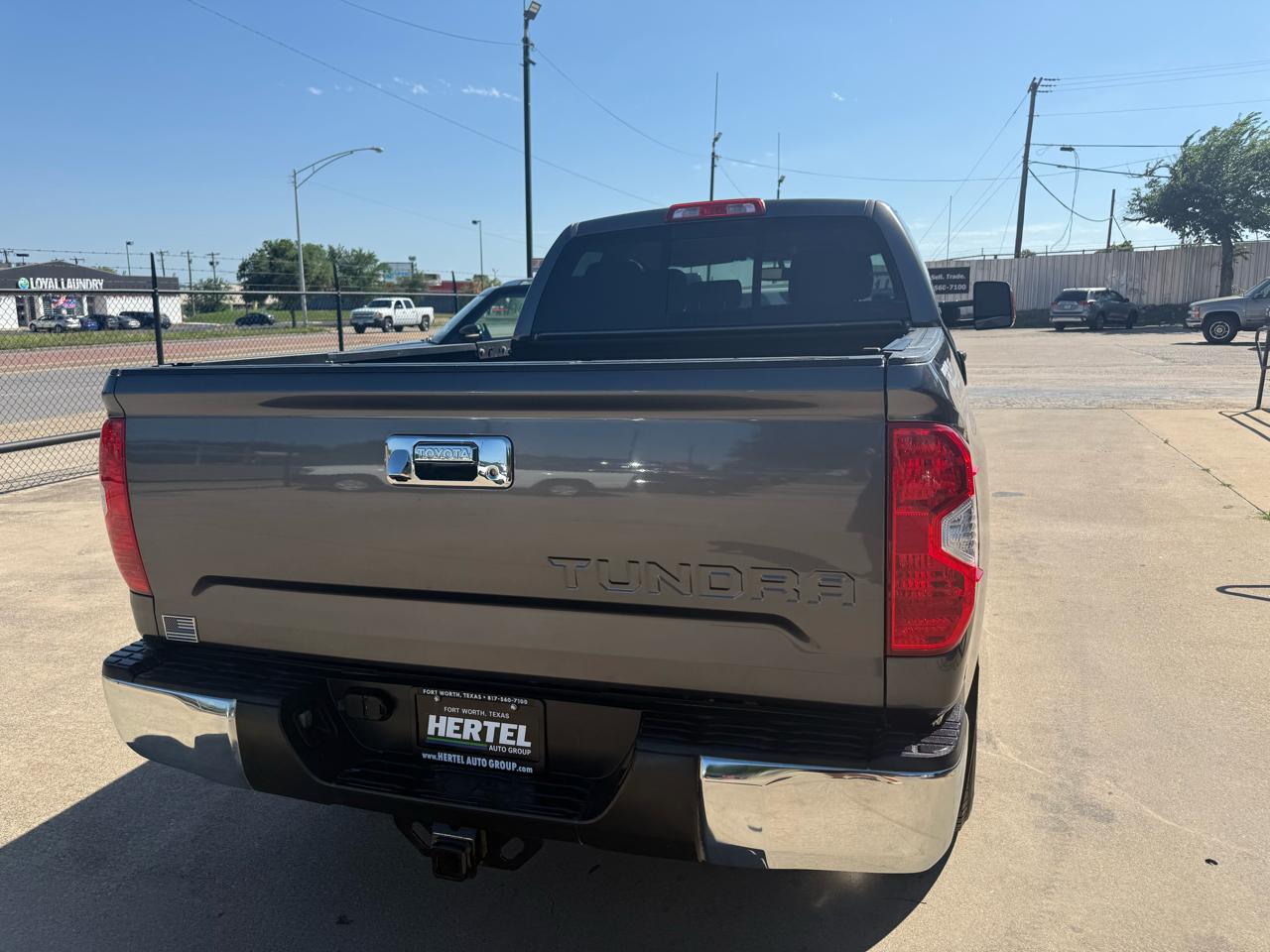 Toyota Tundra SR5 5.7L FFV V8 Double Cab 2WD 2016