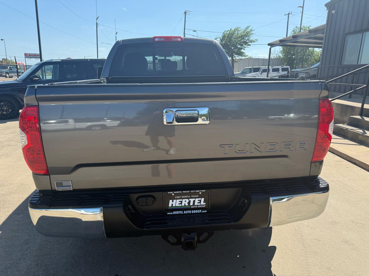 Toyota Tundra SR5 5.7L FFV V8 Double Cab 2WD 2016