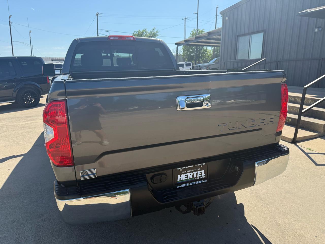 Toyota Tundra SR5 5.7L FFV V8 Double Cab 2WD 2016