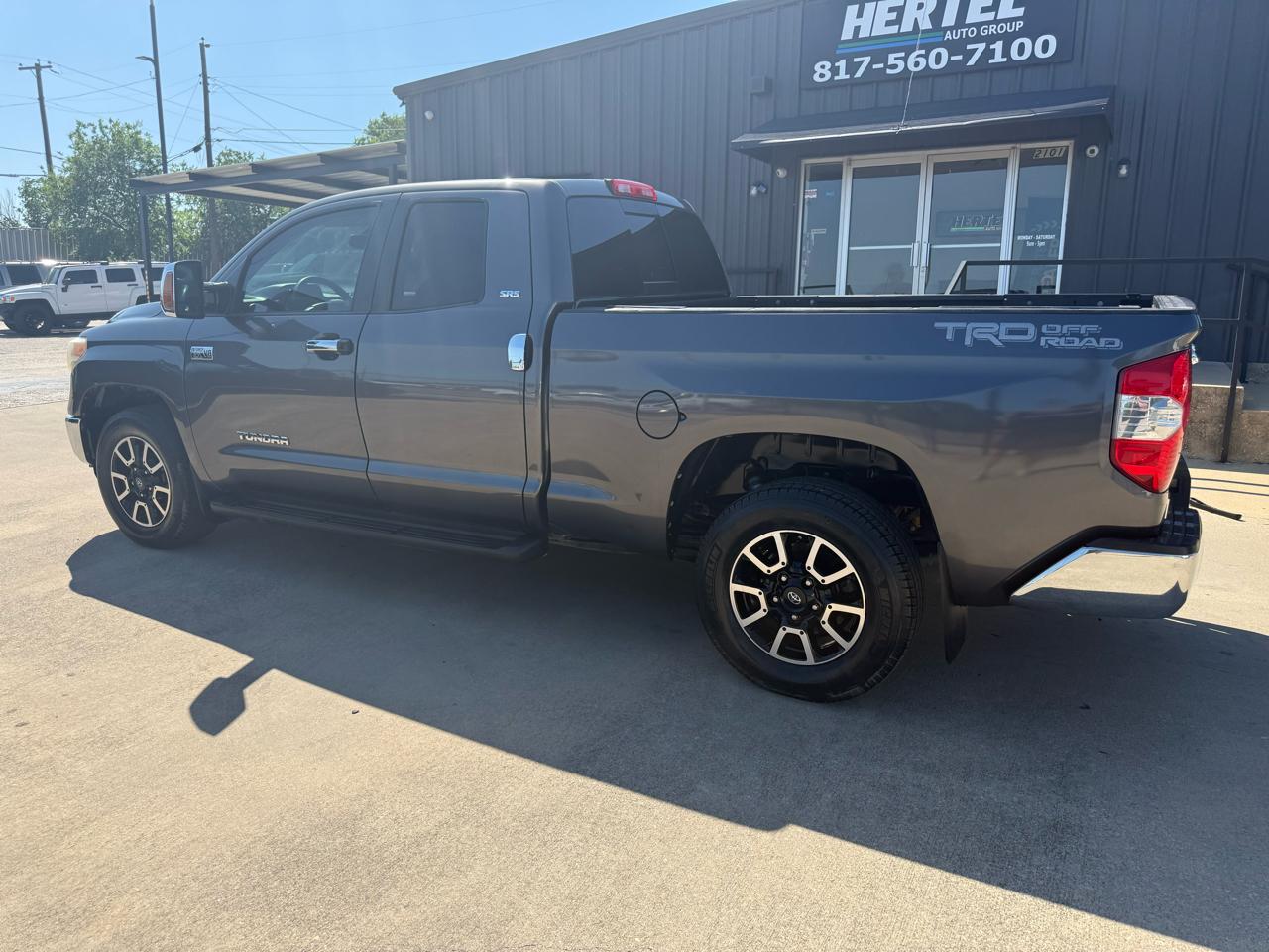 Toyota Tundra SR5 5.7L FFV V8 Double Cab 2WD 2016