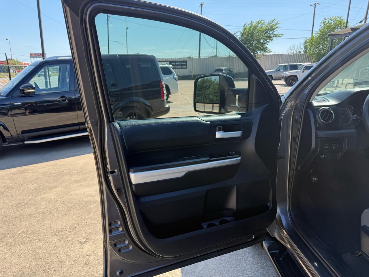 Toyota Tundra SR5 5.7L FFV V8 Double Cab 2WD 2016