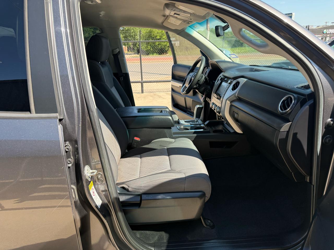 Toyota Tundra SR5 5.7L FFV V8 Double Cab 2WD 2016