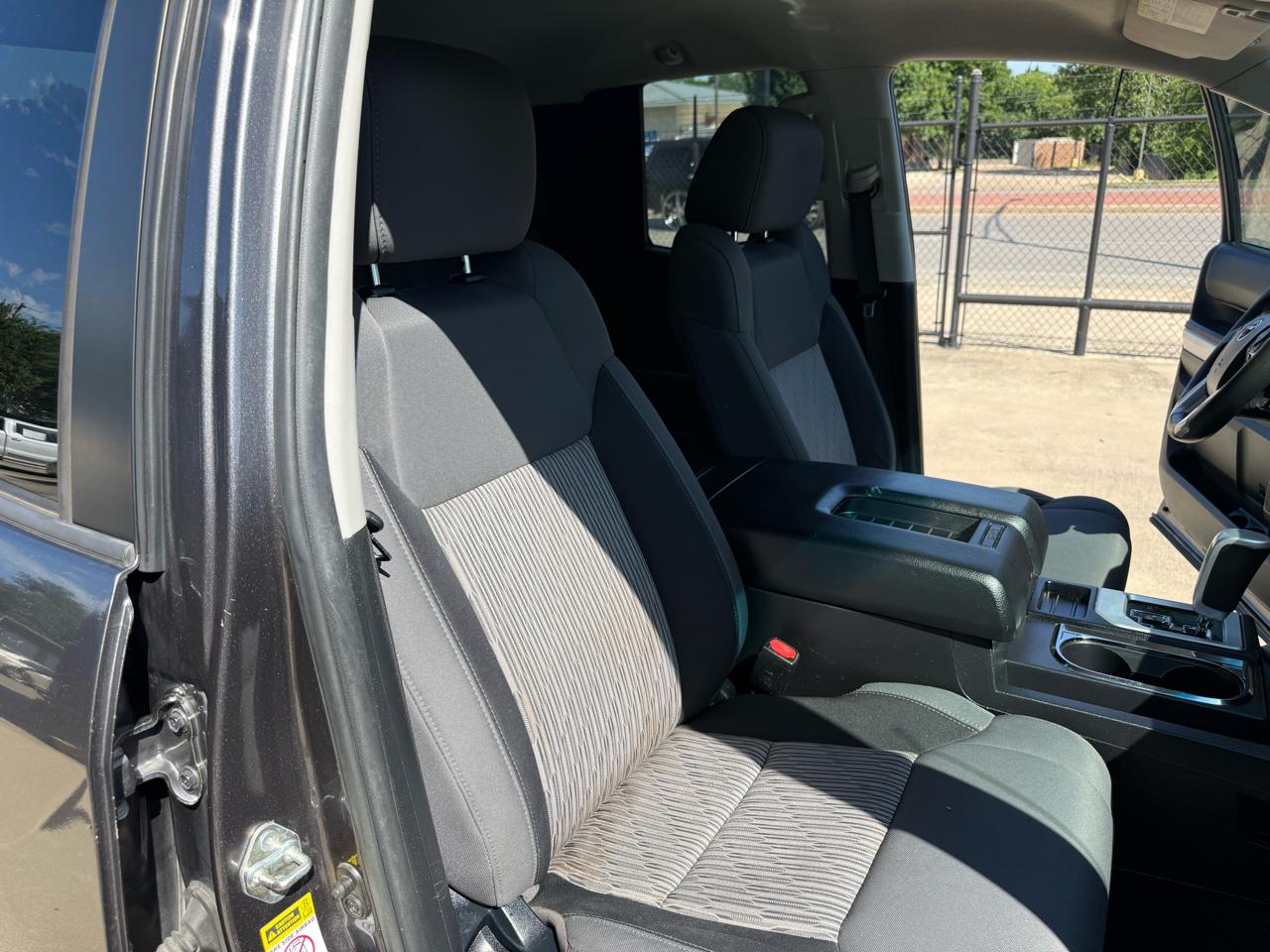 Toyota Tundra SR5 5.7L FFV V8 Double Cab 2WD 2016