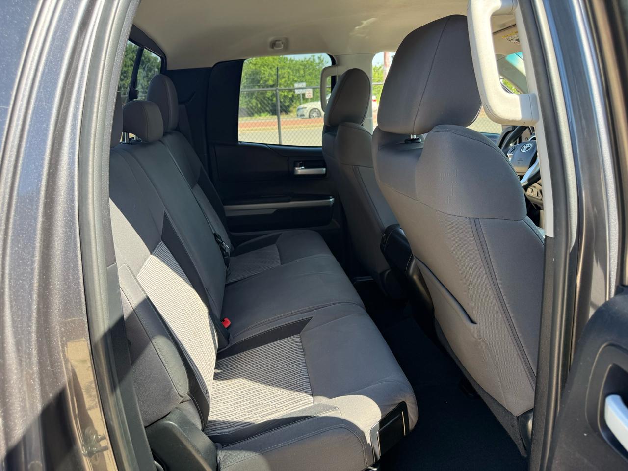Toyota Tundra SR5 5.7L FFV V8 Double Cab 2WD 2016