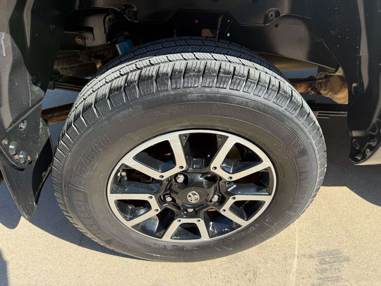 Toyota Tundra SR5 5.7L FFV V8 Double Cab 2WD 2016