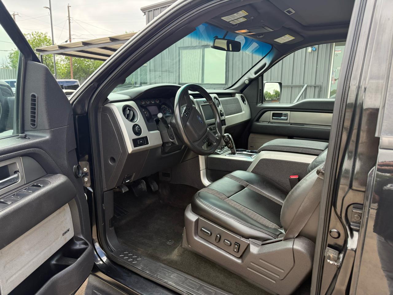 Ford F-150 4WD SuperCrew 145" SVT Raptor 2012