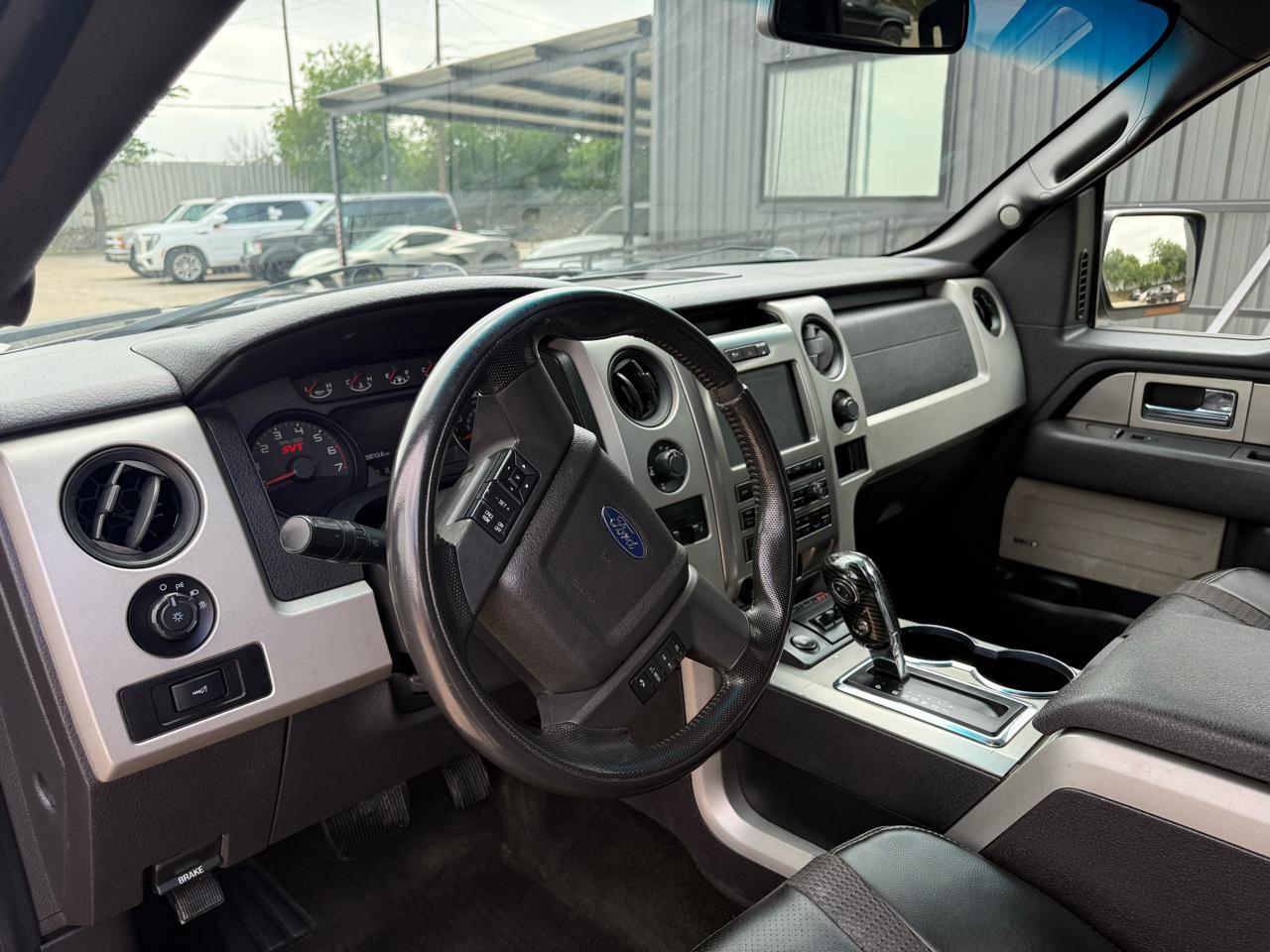 Ford F-150 4WD SuperCrew 145" SVT Raptor 2012