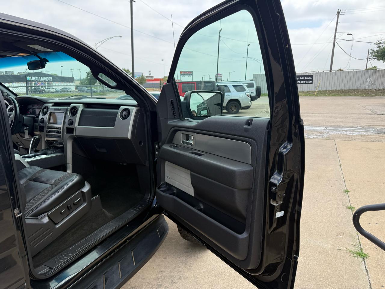 Ford F-150 4WD SuperCrew 145" SVT Raptor 2012